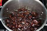 Cooking prunes