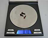 AWS CD-V2-100 digital scale has 100 g capacity and is accurate to 0.01 g (0.001 oz).
